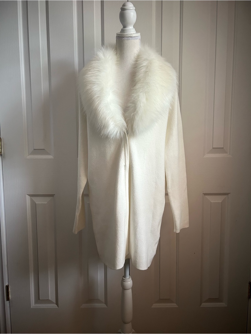 NWT TRISTAN Women's Cream Faux Fur-Collar Coatigan, Cream, Size Medium